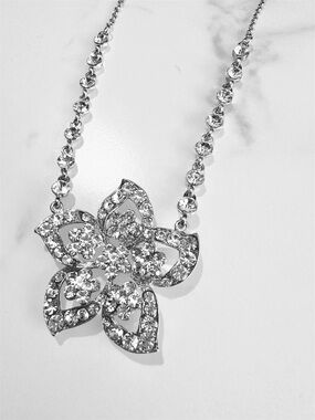 Y2K Rhinestone Flower Brooch Choker Necklace Bling Baddie Maximalist